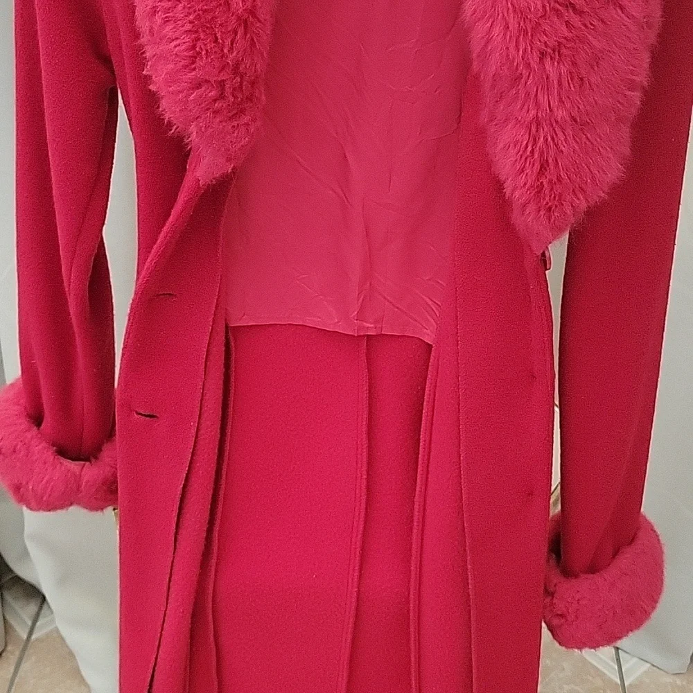 Red fur collar coat - Picture 3 of 3